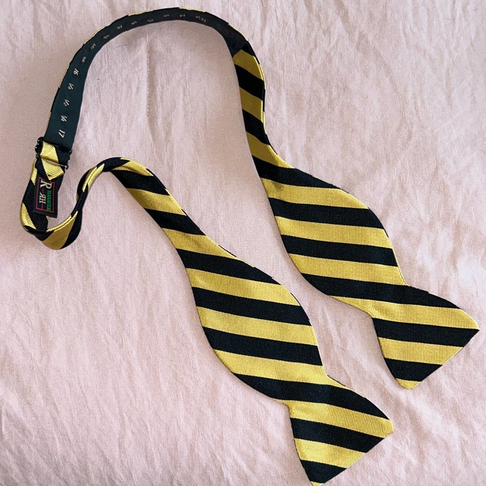 Bow tie